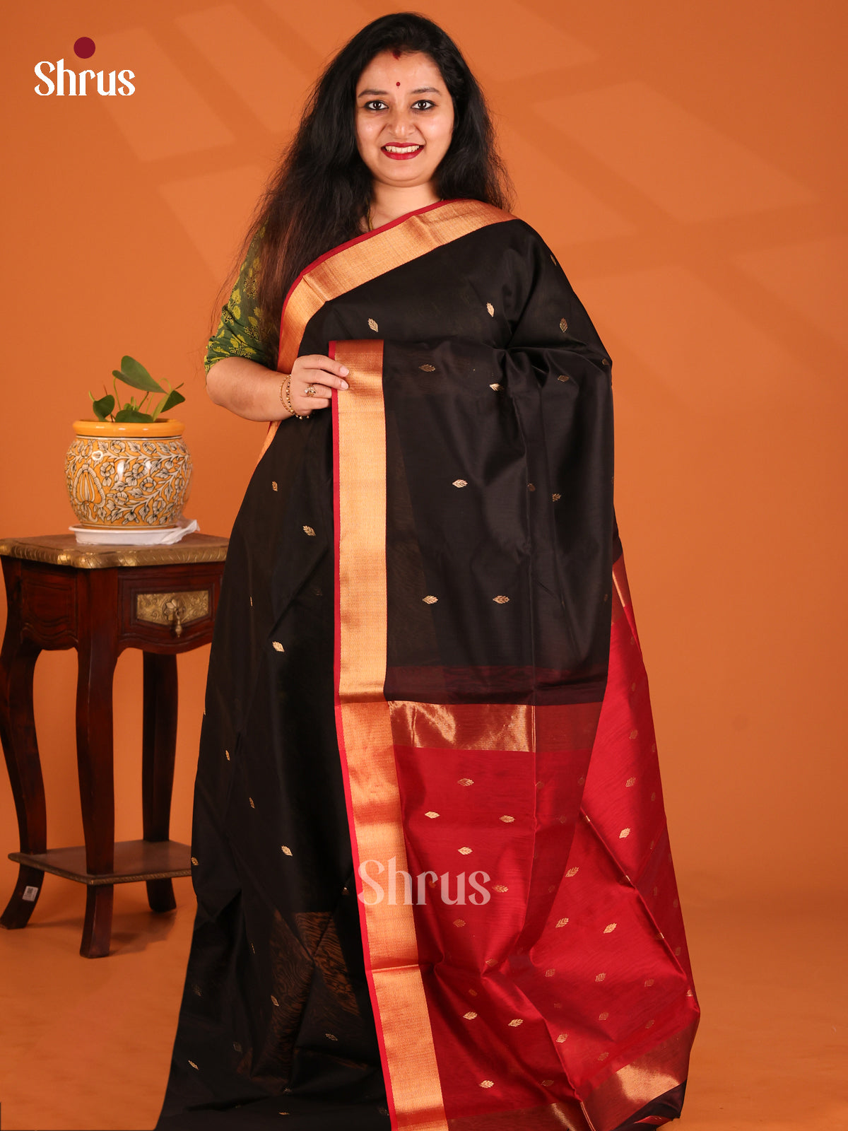 Black & Red - Maheshwari silkcotton Saree - Shop on Shrus.com