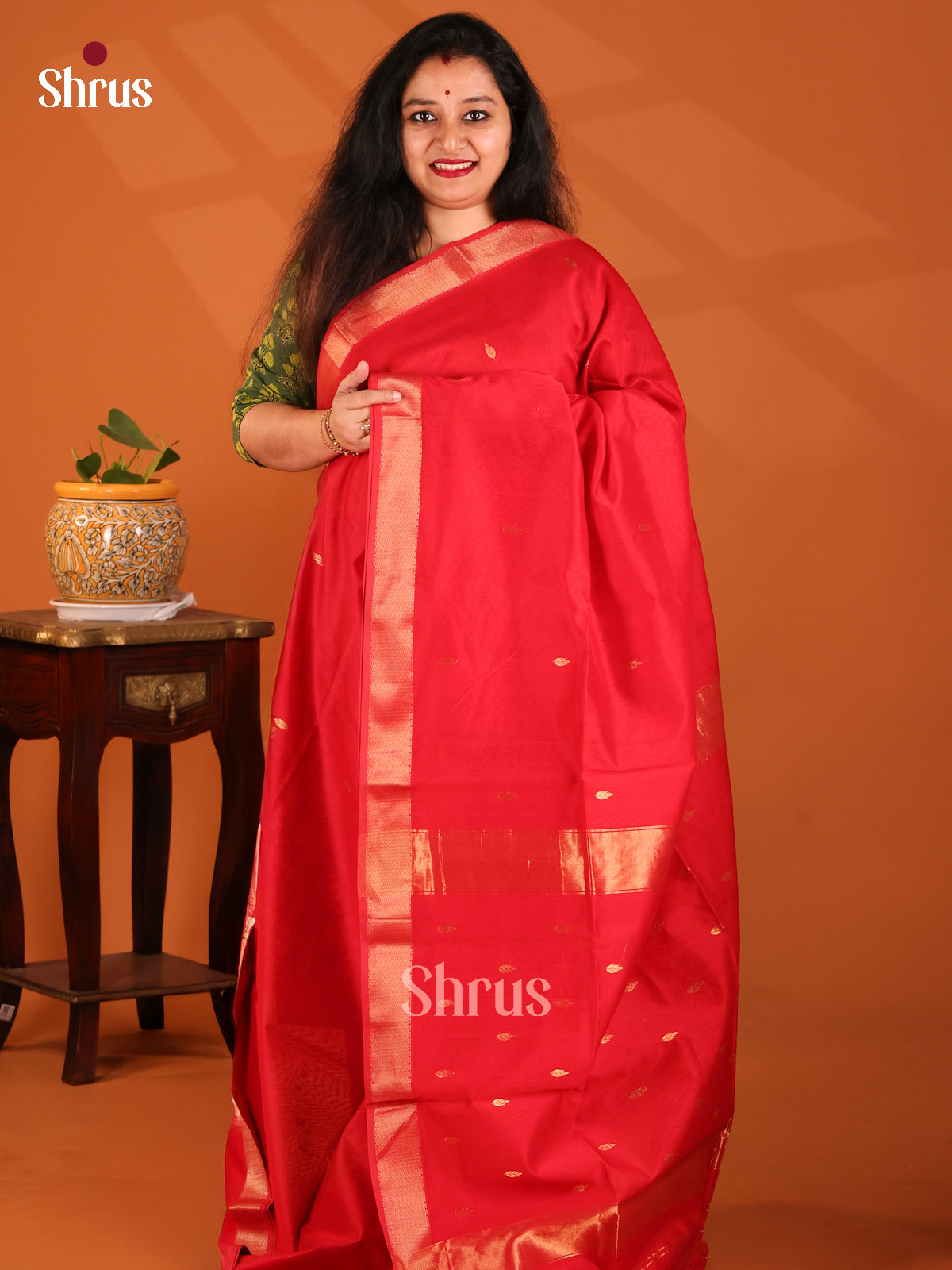 Red(Single Tone)- Maheshwari silkcotton Saree - Shop on Shrus.com