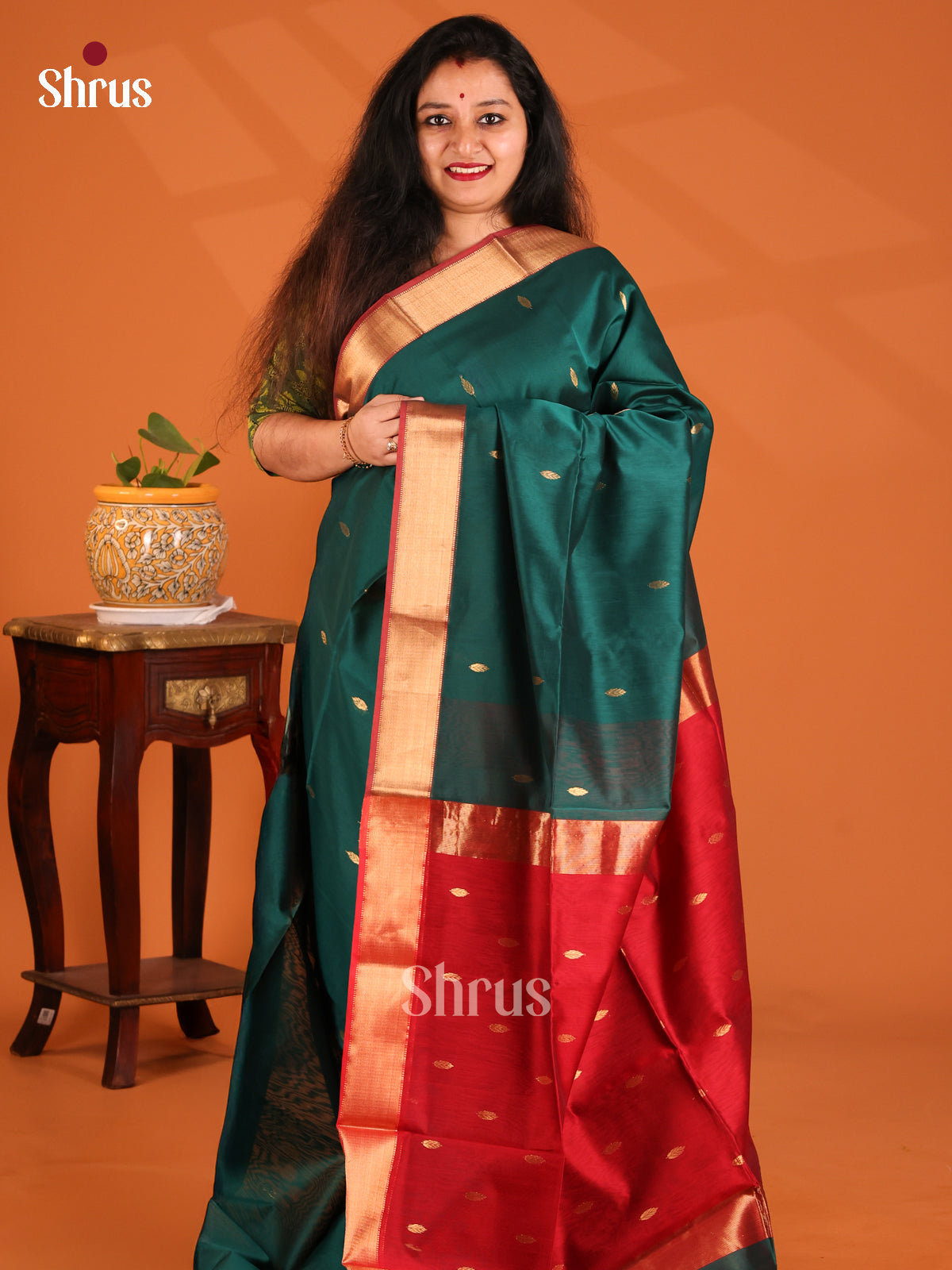 Green with Red- Maheshwari silkcotton Saree - Shop on Shrus.com