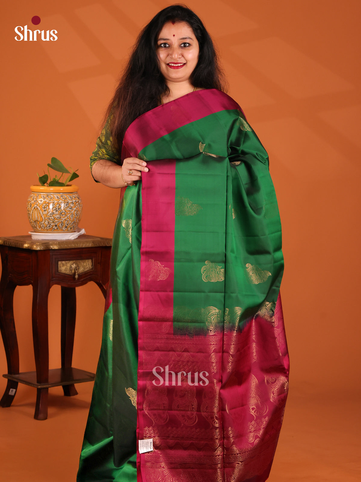 Stunning Green Softsilk-halfpure Saree with gold zari woven floral motifs , brocade pallu - Shop on Shrus.com