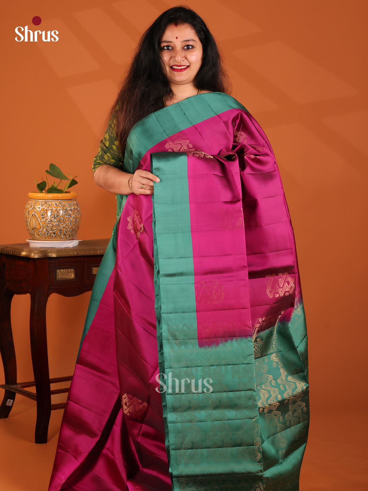 Pretty Maroon Softsilk-halfpure Saree with zari woven motifs , green brocade pallu - Shop on Shrus.com