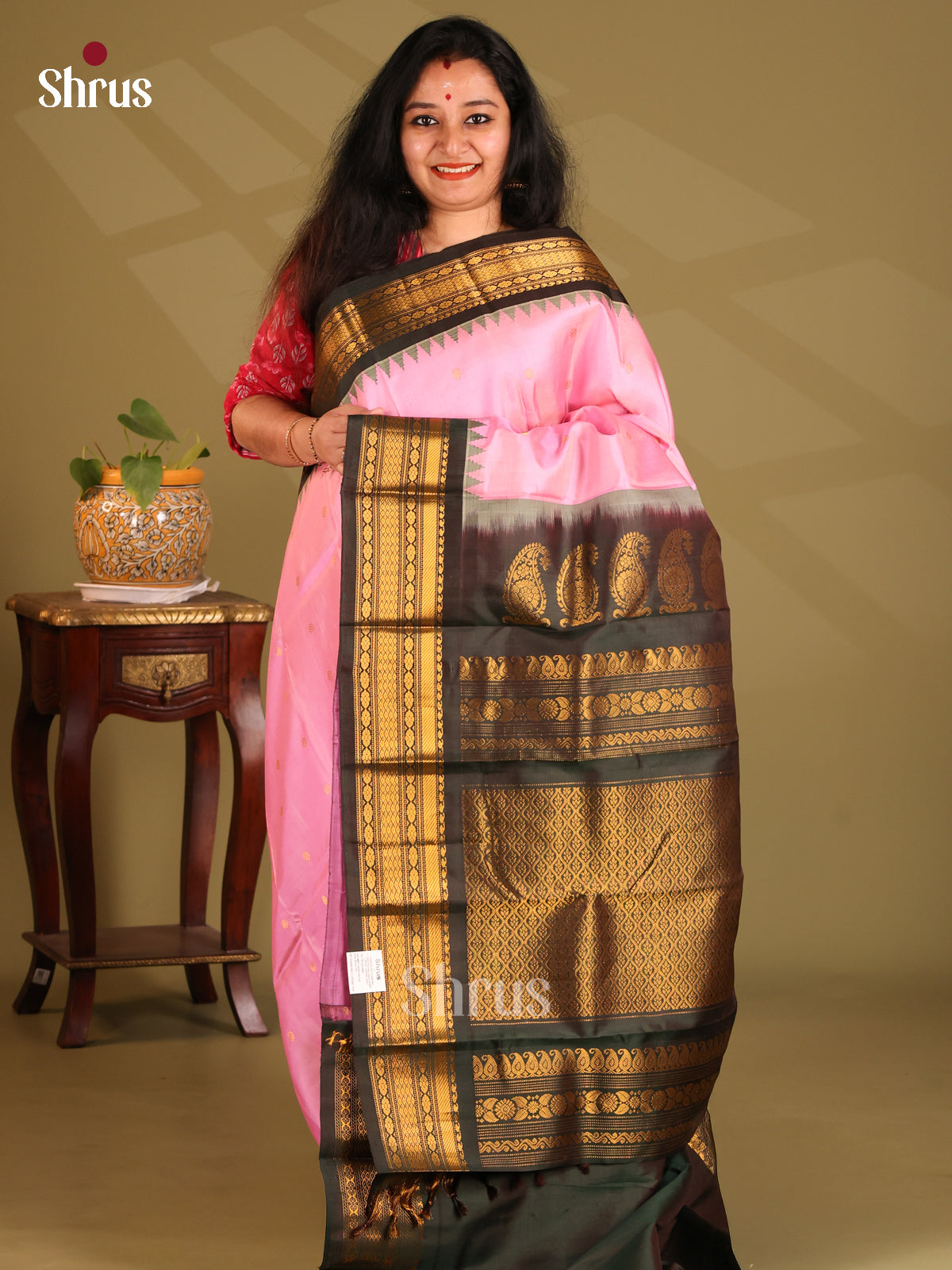 Beautiful Pink Gadwal silk Saree with gold zari buttas & green brocade pallu
