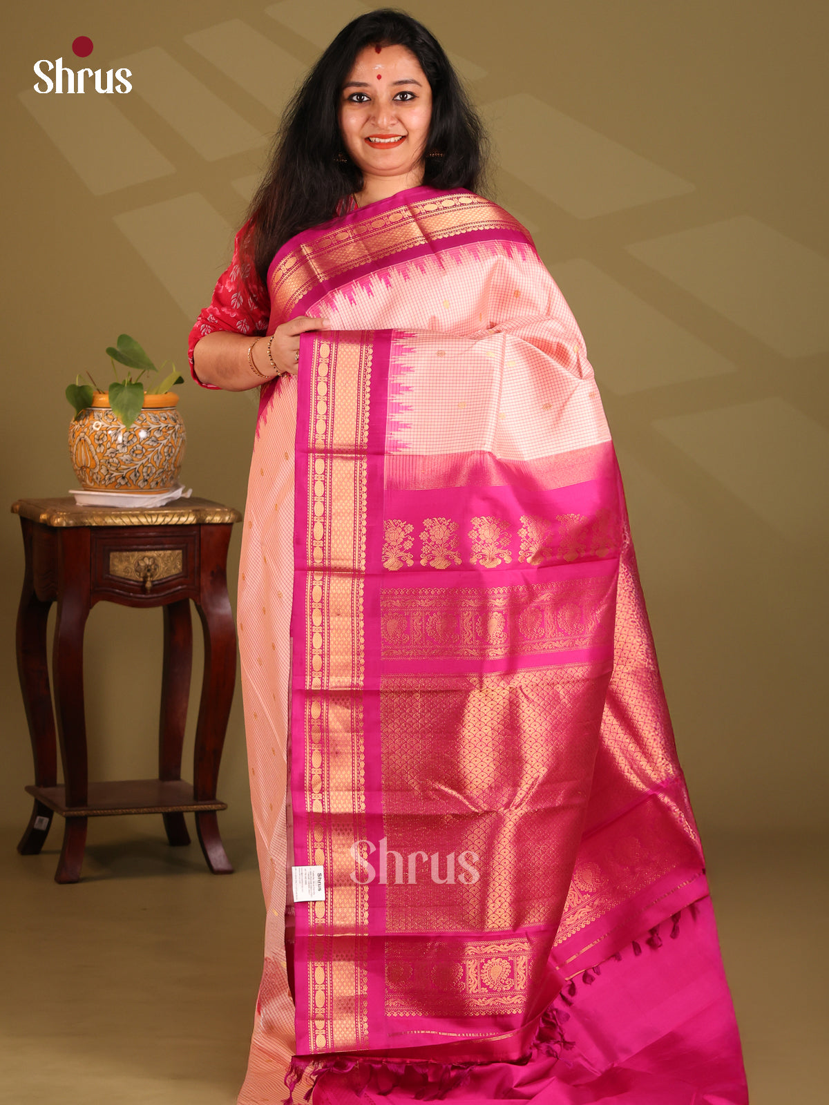 Dazzling Baby Pink Gadwal silk Saree with checks pattern ,zari butta ,contrast zari border - Shop on Shrus.com