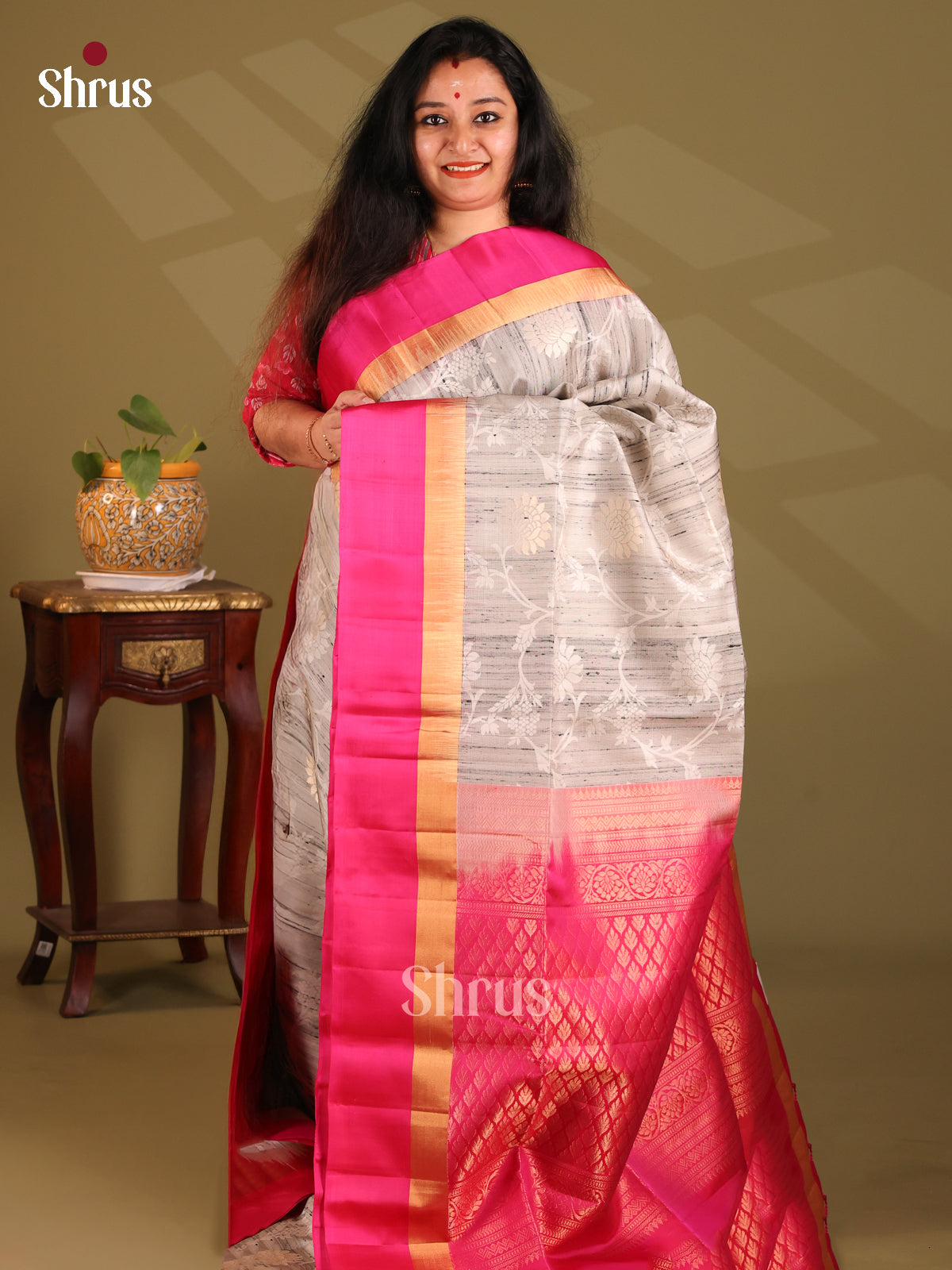 Silvery Grey Soft Silk Saree with zari floral motifs Pink brocade pallu - Shop on Shrus.com