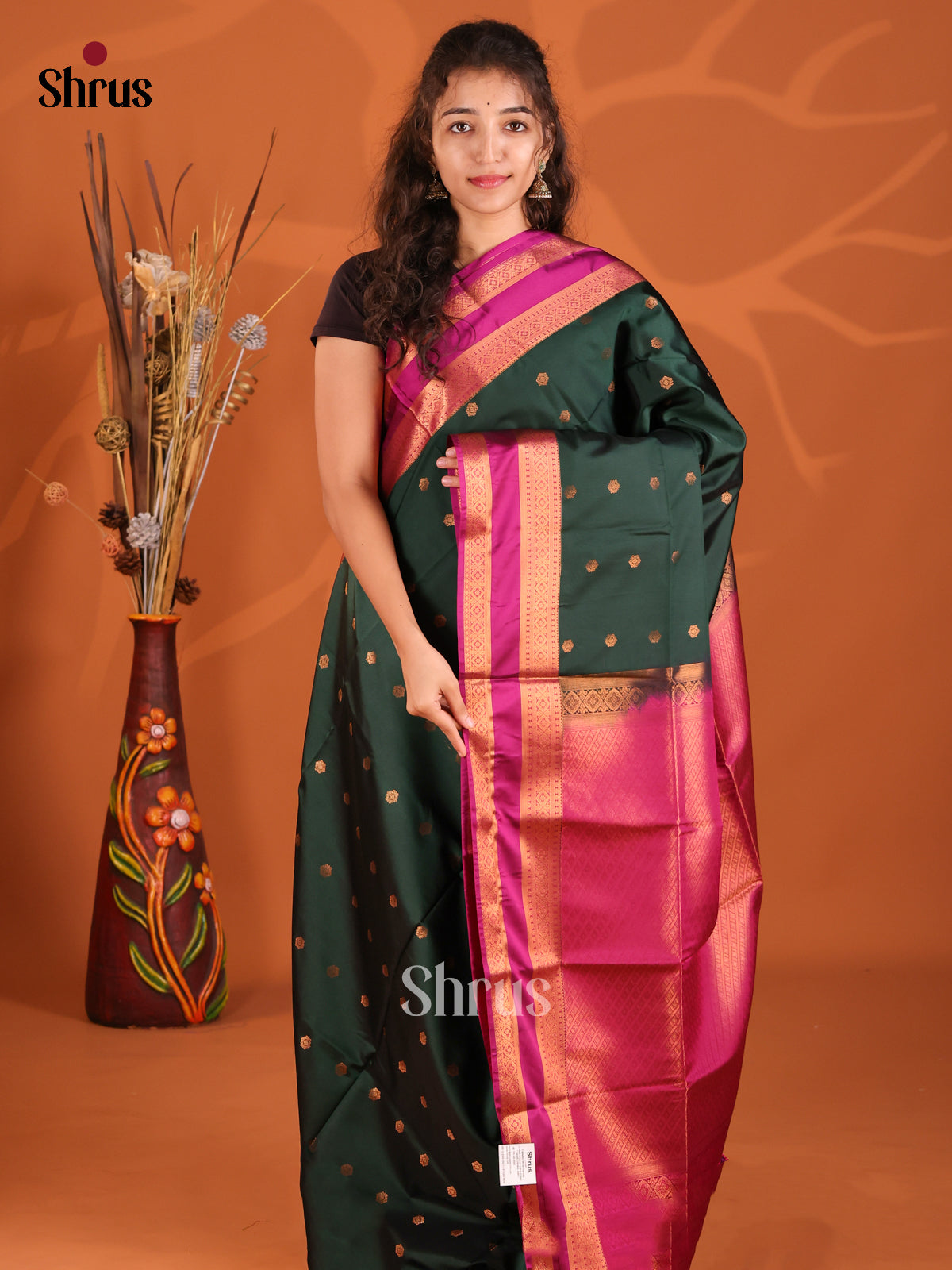 Green & Majenta - Semi Softsilk Saree - Shop on Shrus.com