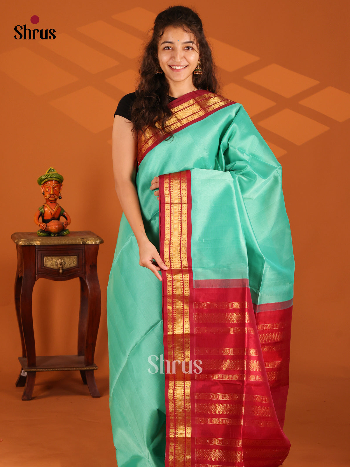 Elegant Green korvai Silk Cotton Saree with Red Zari Border & Brocade Pallu