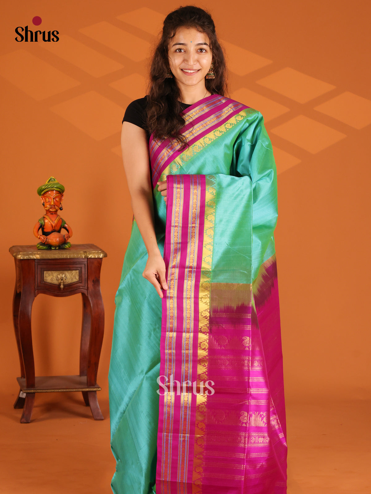 Ethereal Green Silk Cotton Saree with pink zari woven pallu - Shop on Shrus.com