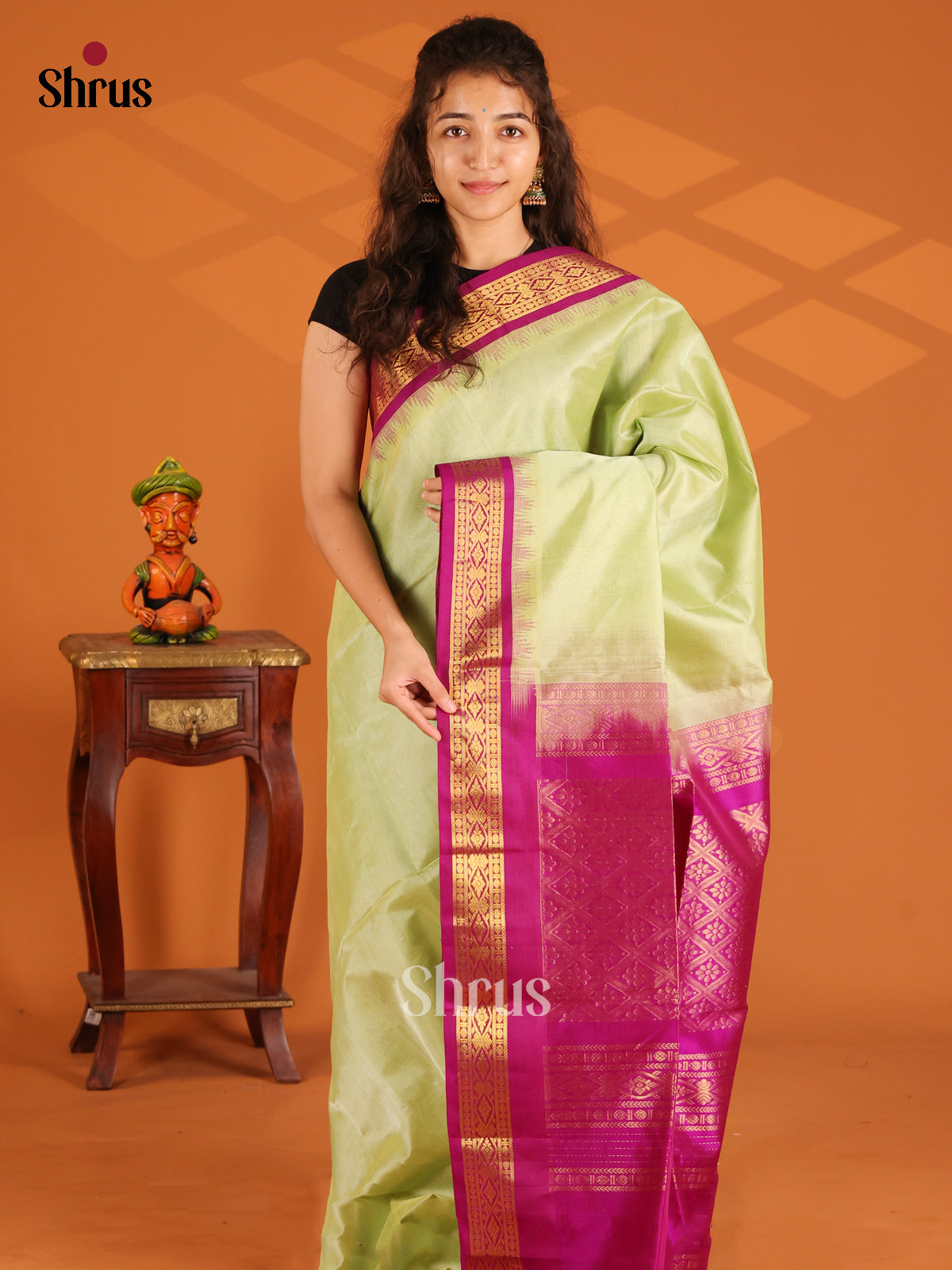 Vibrant Pista Green Silk Cotton Saree with simple body & contrast brocade pallu - Shop on Shrus.com