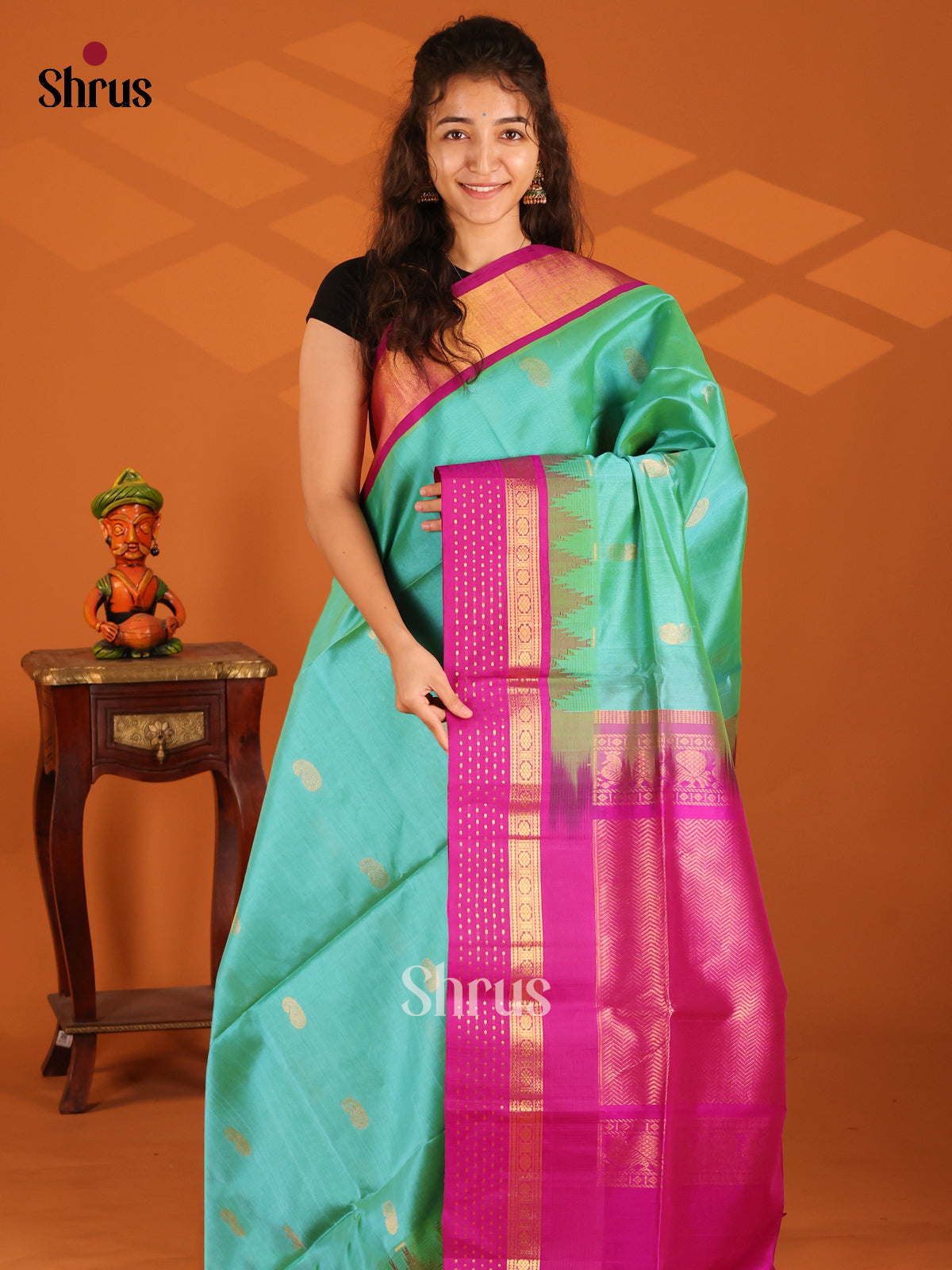 Regal Teal Green Silk Cotton Saree with gold zari paisleys buttas , contrast border - Shop on Shrus.com