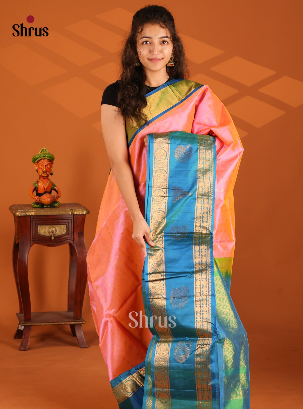 Stunning Peach Silk Cotton Saree with gold zari buttas & Blue rettaipet border