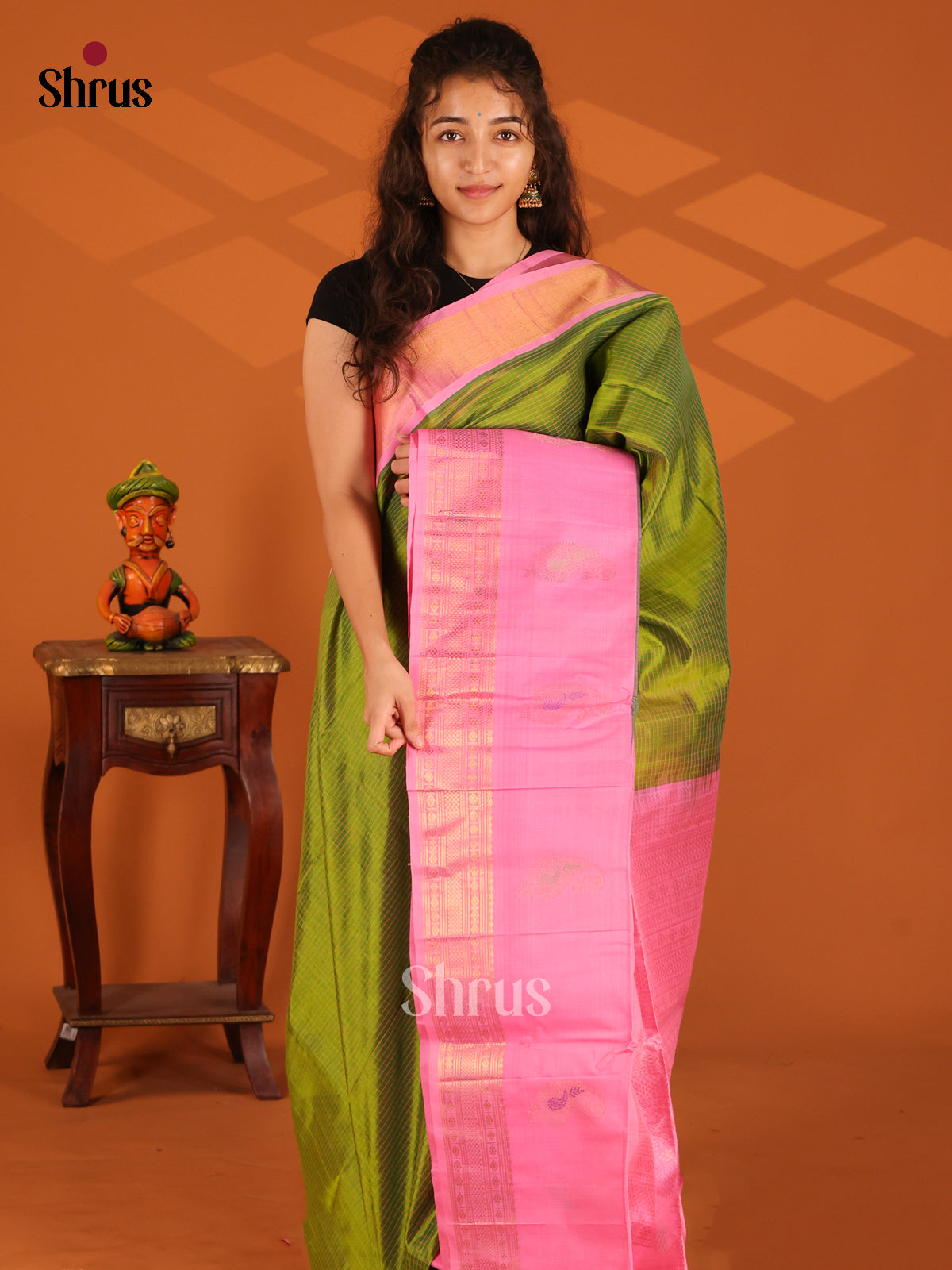 Serene Green Silk Cotton Saree with zari podi kattam & pink zari brocade pallu - Shop on Shrus.com