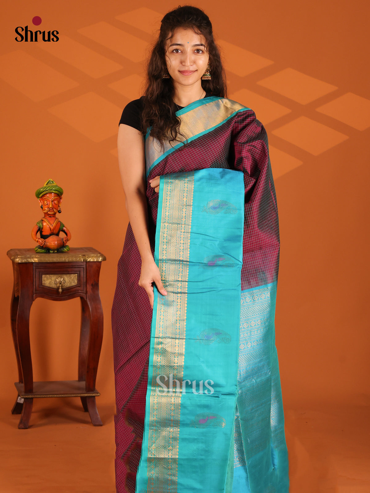 Beautiful Maroon Silk Cotton Saree with thread woven checks , teal zari brocade pallu - Shop on Shrus.com