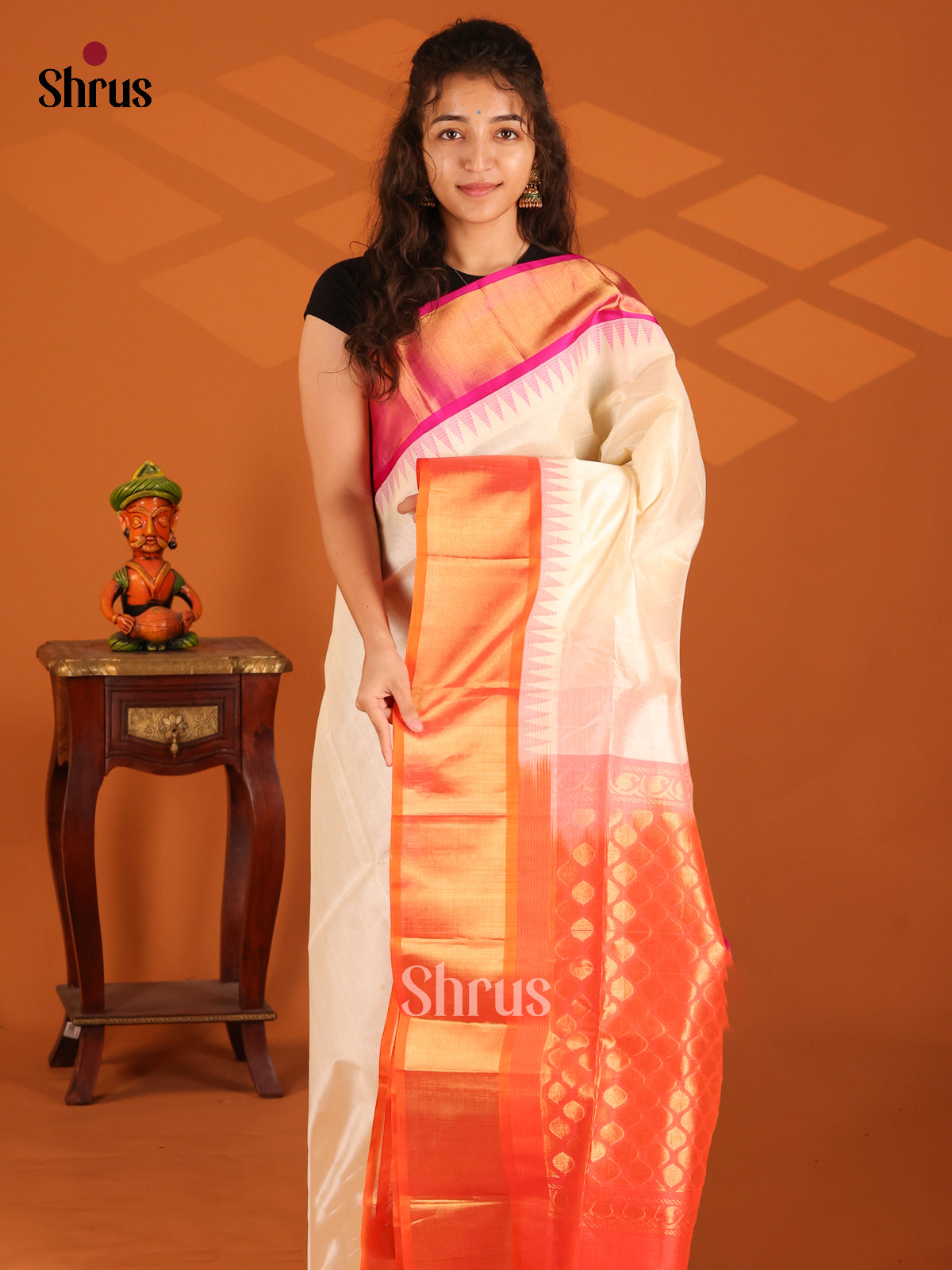 Beautiful Cream Silk Cotton Saree with ganga jamuna zari border & Orange Pallu - Shop on Shrus.com