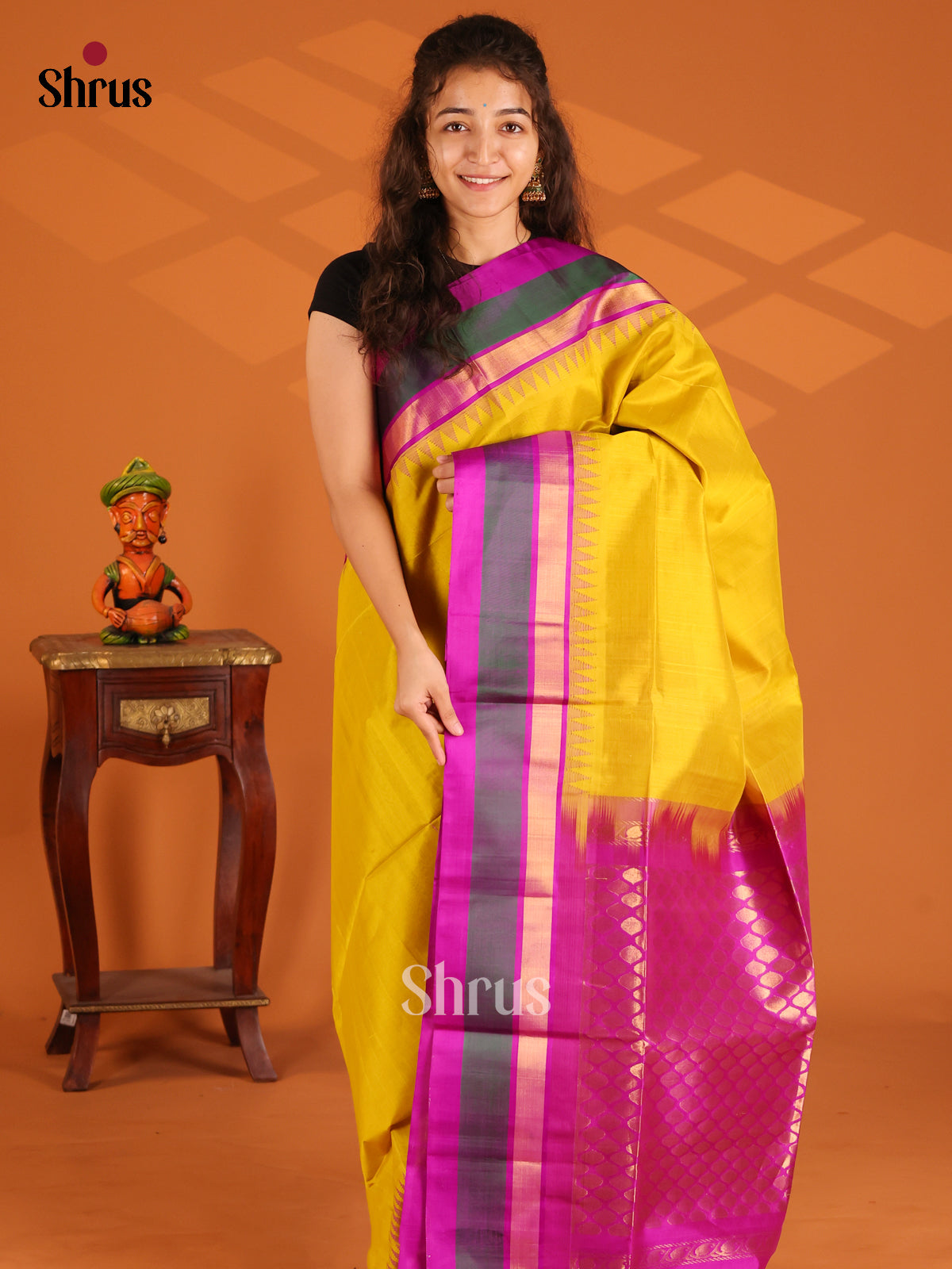 Glorious Mustard with majenta brocade pallu Temple border silk cotton silk saree