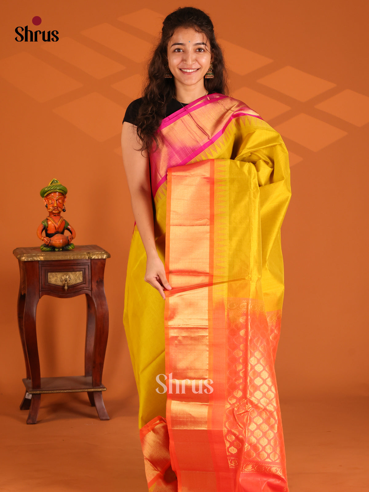 DES27362 - Silk Cotton Saree - Shop on Shrus.com