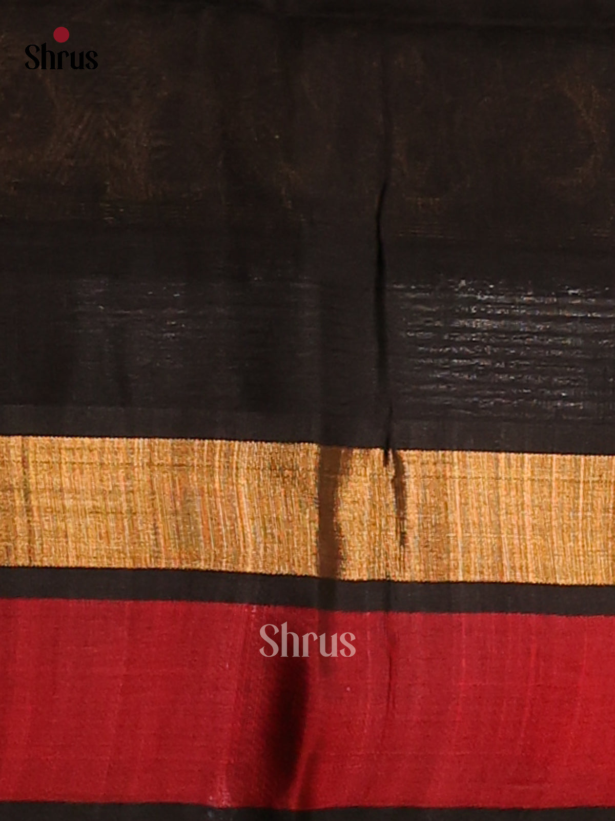 Gorgeous Cream Silk Cotton Saree with floral brocade pallu - Shop on Shrus.com