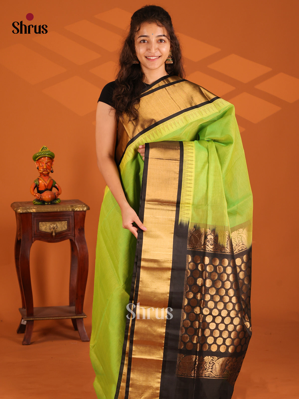 Exquisite Light Green Silk Cotton Saree with black Zari brocade pallu - Shop on Shrus.com