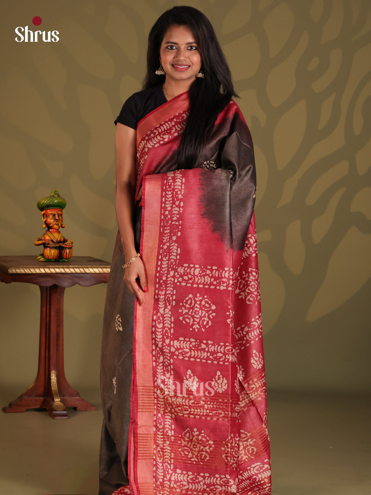 Black & Red - Bhatik Saree - Shop on Shrus.com