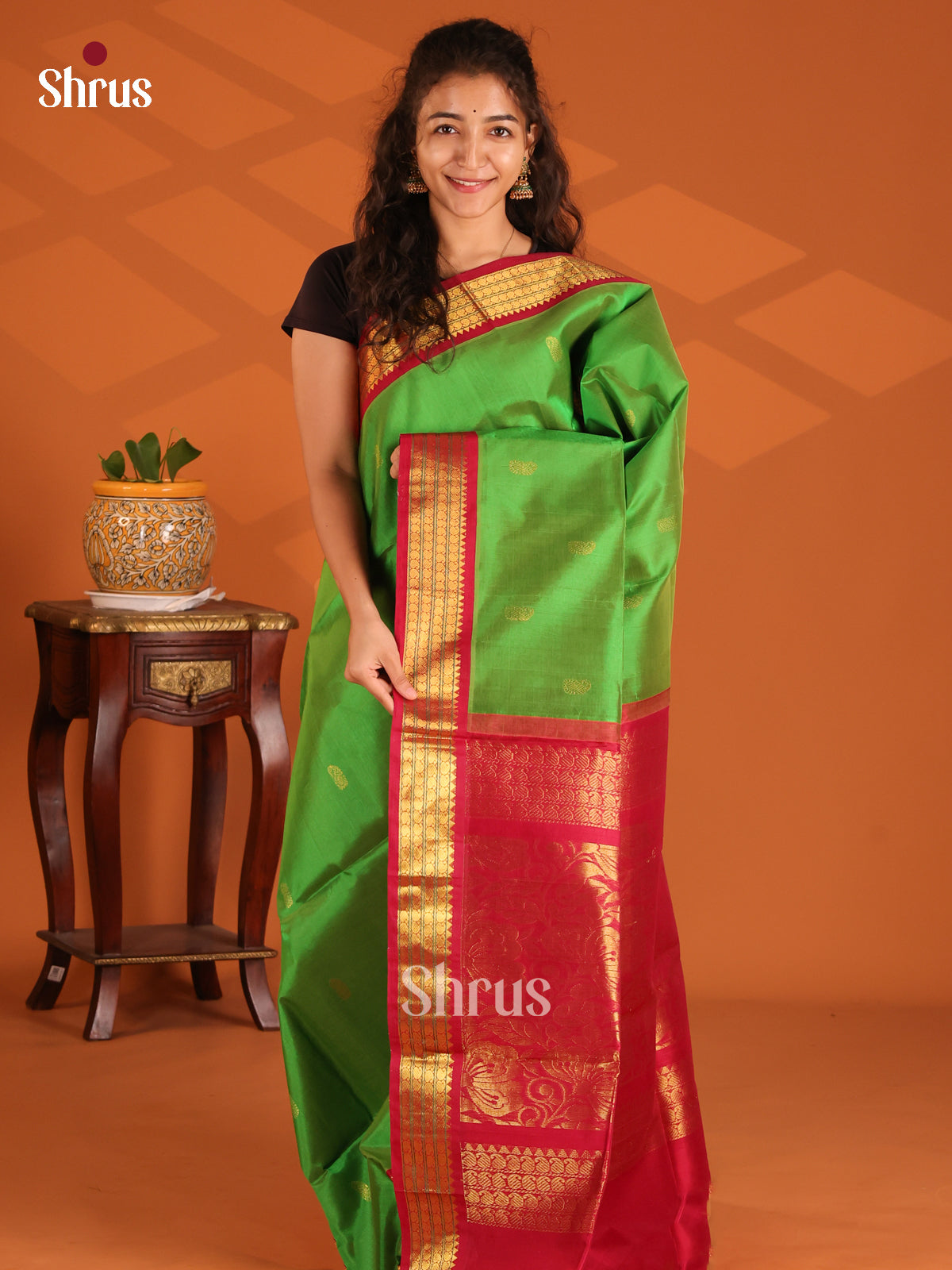 Serene Green & Red Silk Cotton Saree With Mango Buttas & Zari Woven Border - Shop on Shrus.com