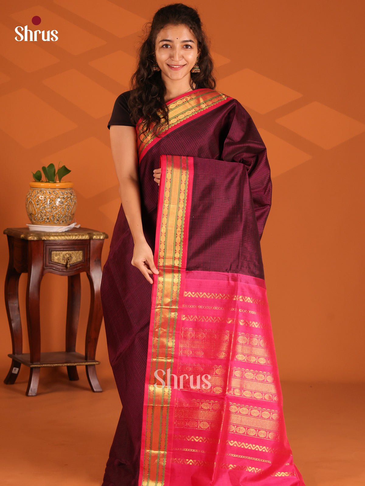 Elegant Wine & Pink Silk Cotton Saree With Subtle Checks & Zari Woven Border - Shop on Shrus.com