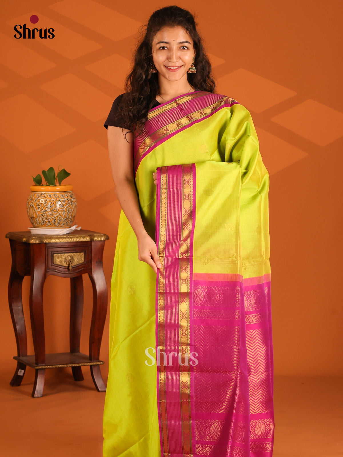Vibrant Green Silk Cotton Saree with Pink Zari Border & Intricate Traditional Pallu