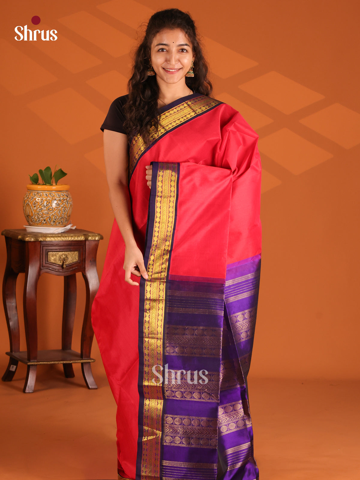 Classic Pink Silk Cotton Saree with contrast Blue zari woven border - Shop on Shrus.com