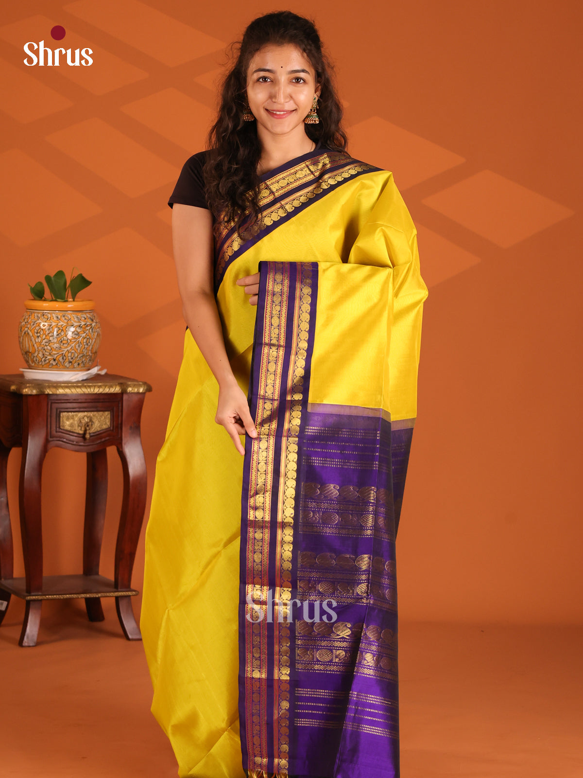 Luxurious Lemon Yellow Silk Cotton Saree with Contrast Violet Rettaipet Zari Border - Shop on Shrus.com