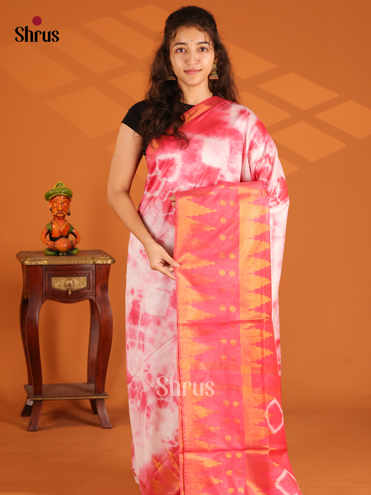 Cream & Red - Shibori Saree - Shop on Shrus.com