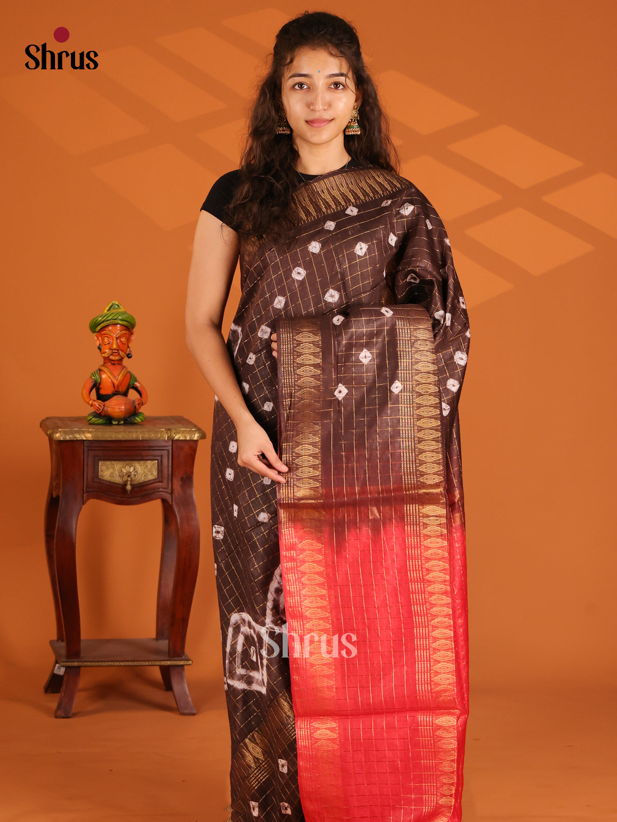 Brown with Red - Shibori Saree - Shop on Shrus.com