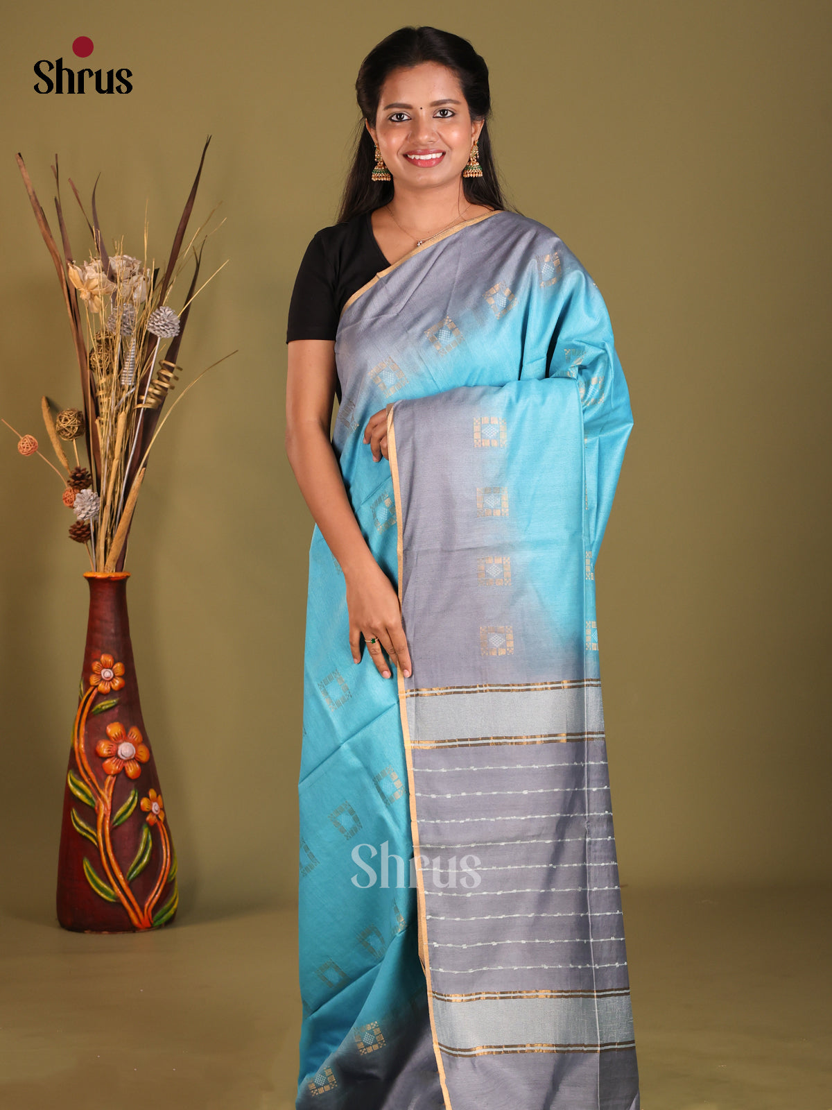 DES29120 - Semi Tussar saree - Shop on Shrus.com