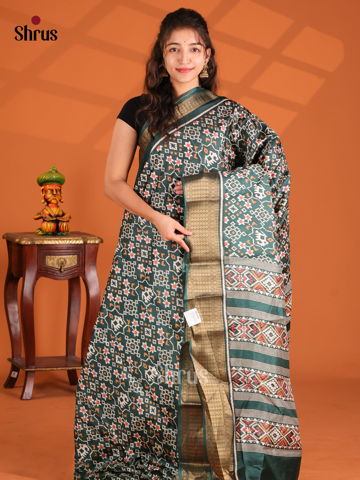 Dark Green - Semi Crepe Saree - Shop on Shrus.com