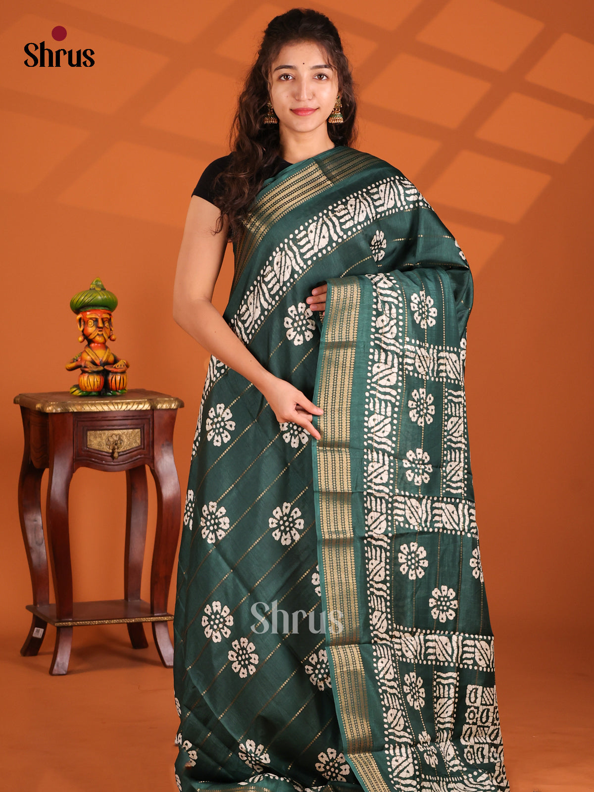 Dark Green - Semi Crepe Saree - Shop on Shrus.com