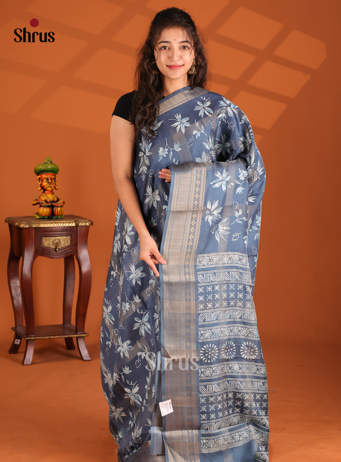 DES29754 - Semi Crepe saree - Shop on Shrus.com