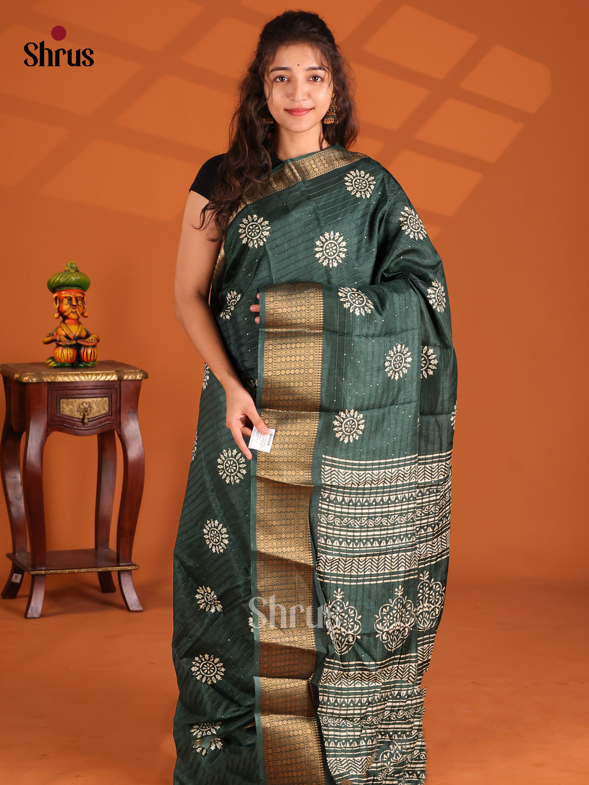 Dark Green - Semi Crepe Saree - Shop on Shrus.com