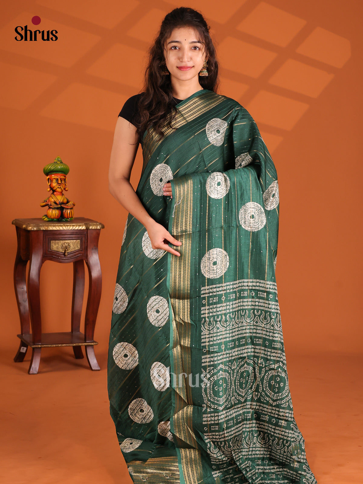 DES30405 - Semi Crepe Saree - Shop on Shrus.com
