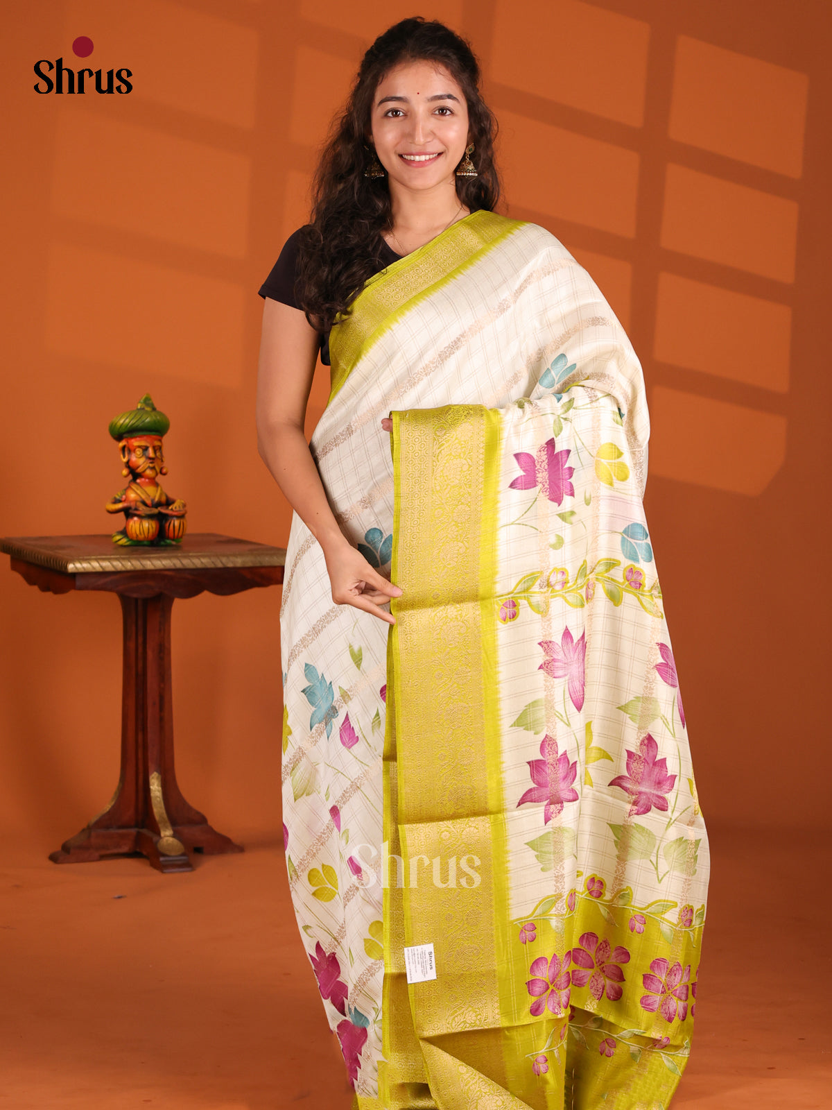 DFS02227 - Jute Print Saree - Shop on Shrus.com