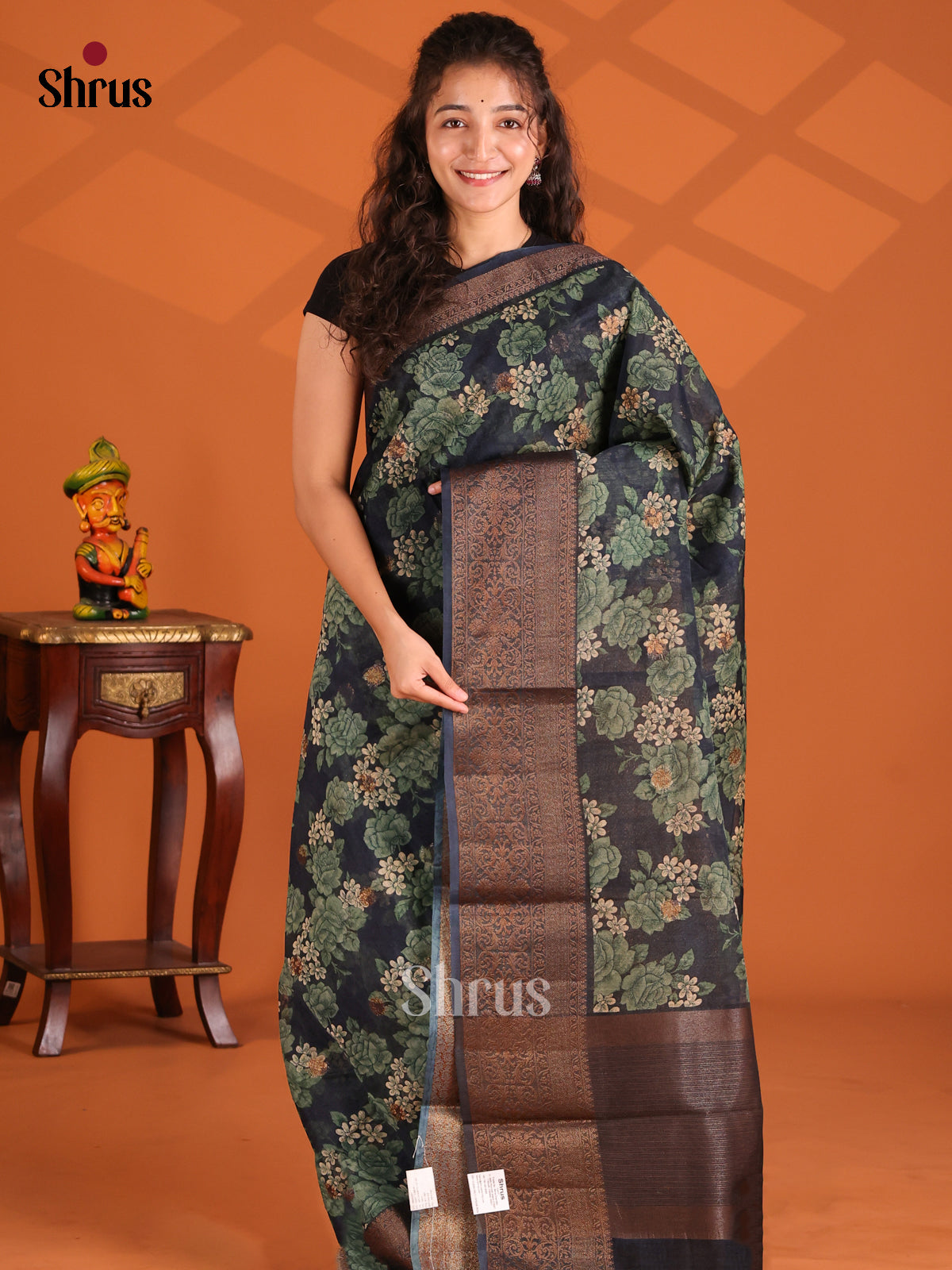 Green - Semi Linen printed Saree - Shop on Shrus.com