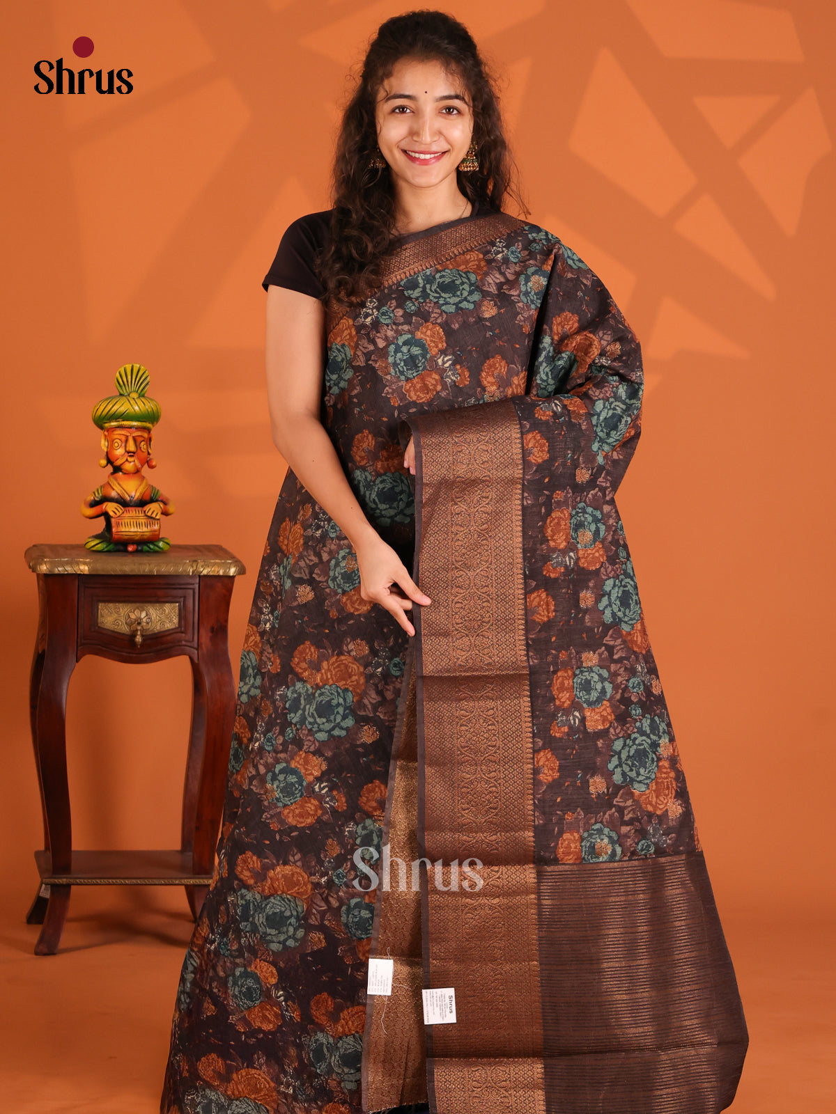 Black -Semi Linen print Saree - Shop on Shrus.com