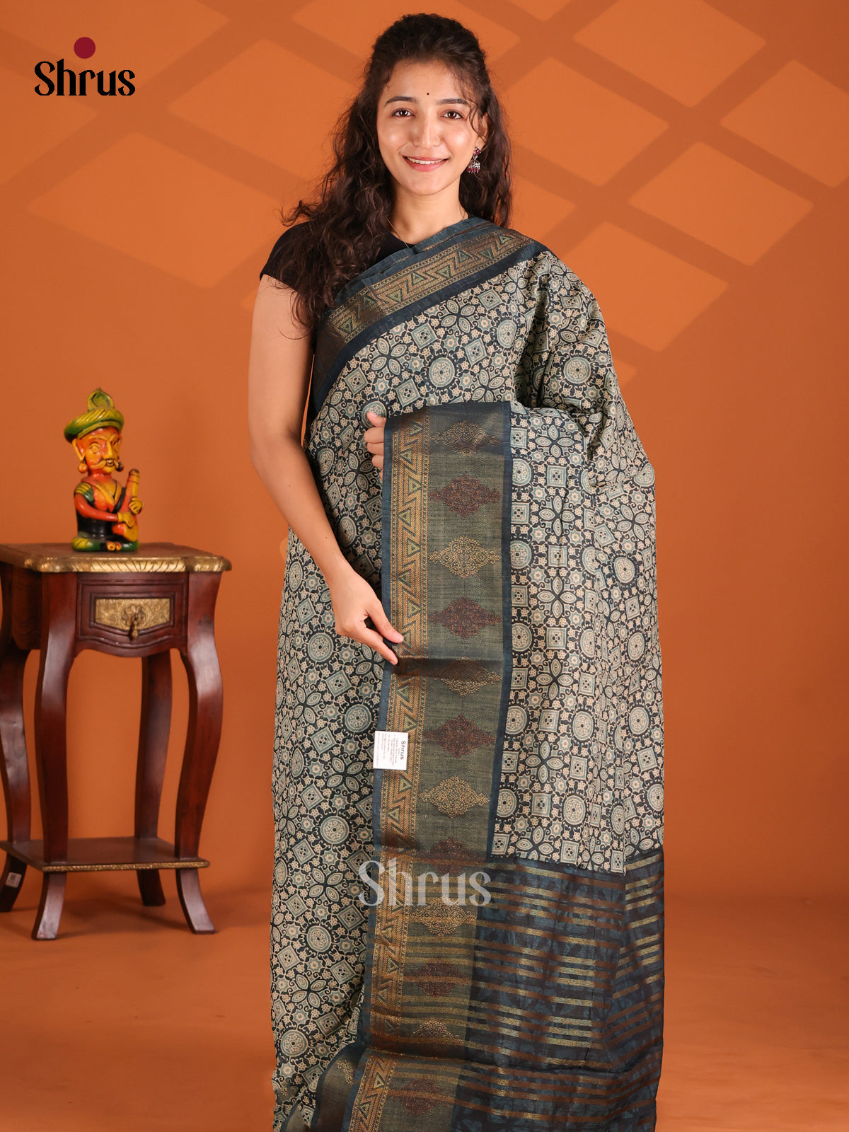 Black -Semi Linen print Saree - Shop on Shrus.com