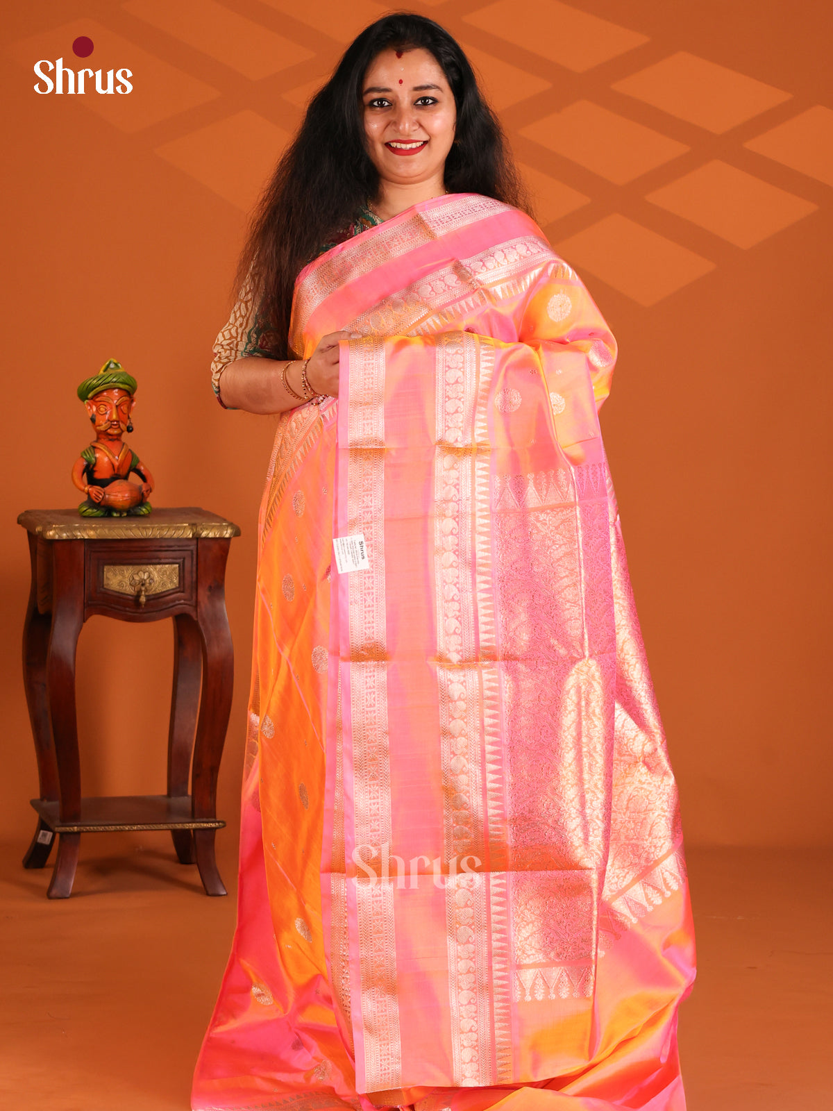 Exquisite Dual tone Orangish pink Venkatagiri silk Saree with zari buttis , self rettaipet border - Shop on Shrus.com