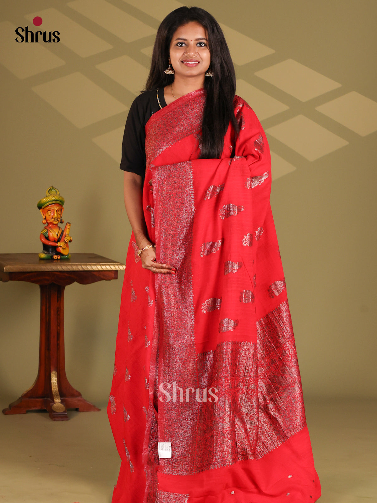 Red(Single tone)- Semi Georgette Saree - Shop on Shrus.com