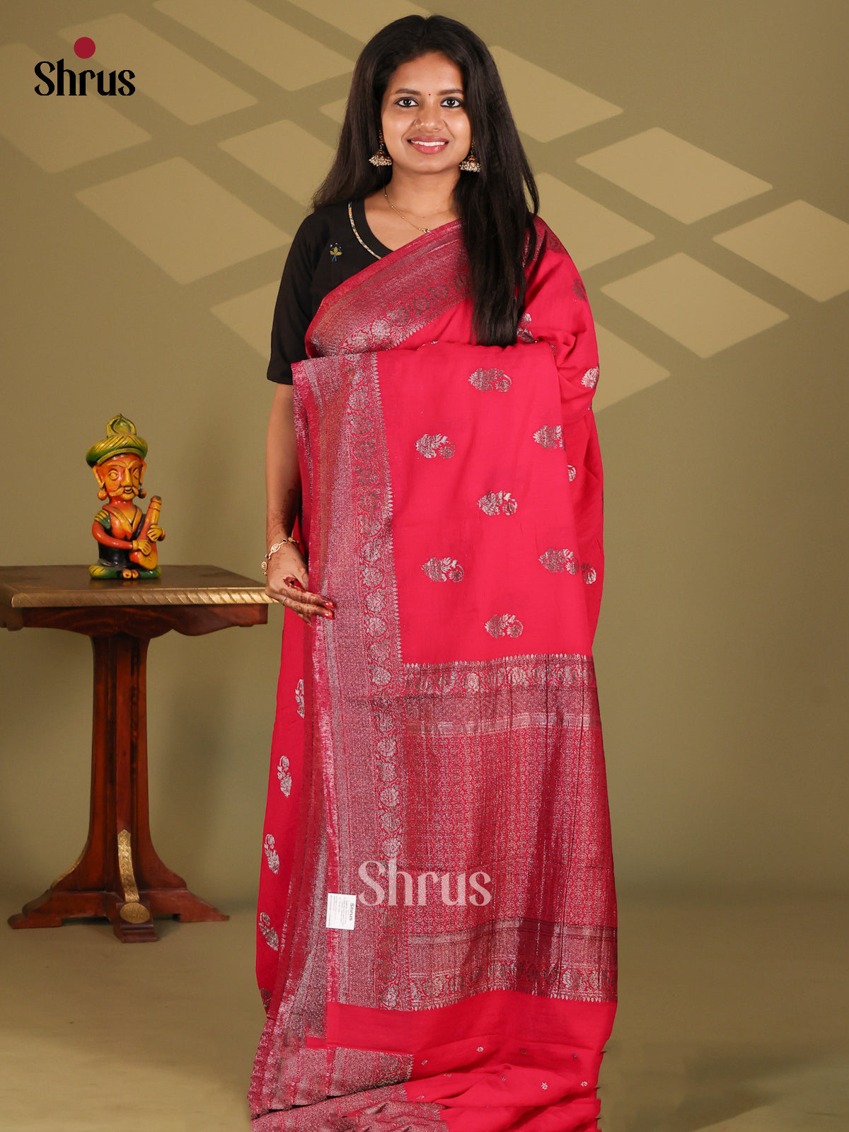 Red(Single Tone) - Semi Georgette Saree - Shop on Shrus.com