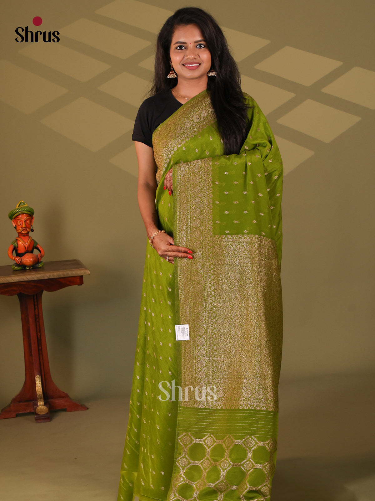 Green(Single Tone) - Semi Georgette Saree - Shop on Shrus.com