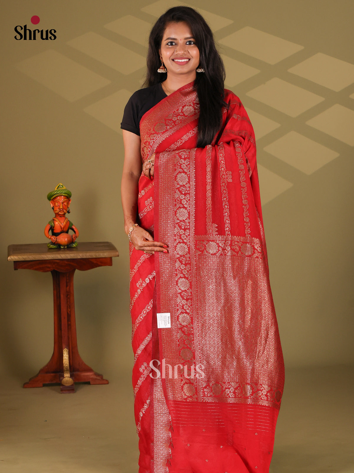 Red(Single Tone)- Semi Georgette Saree - Shop on Shrus.com