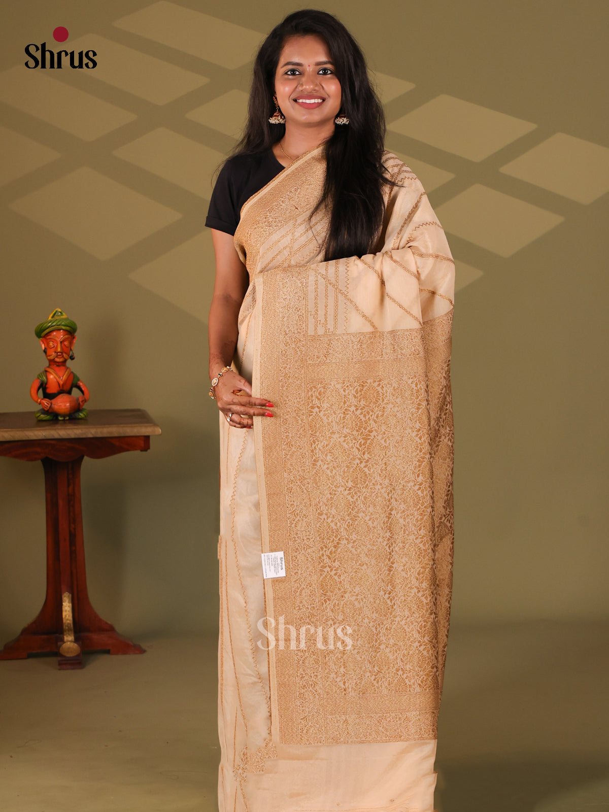 Cream(Single tone)- Semi Georgette Saree - Shop on Shrus.com