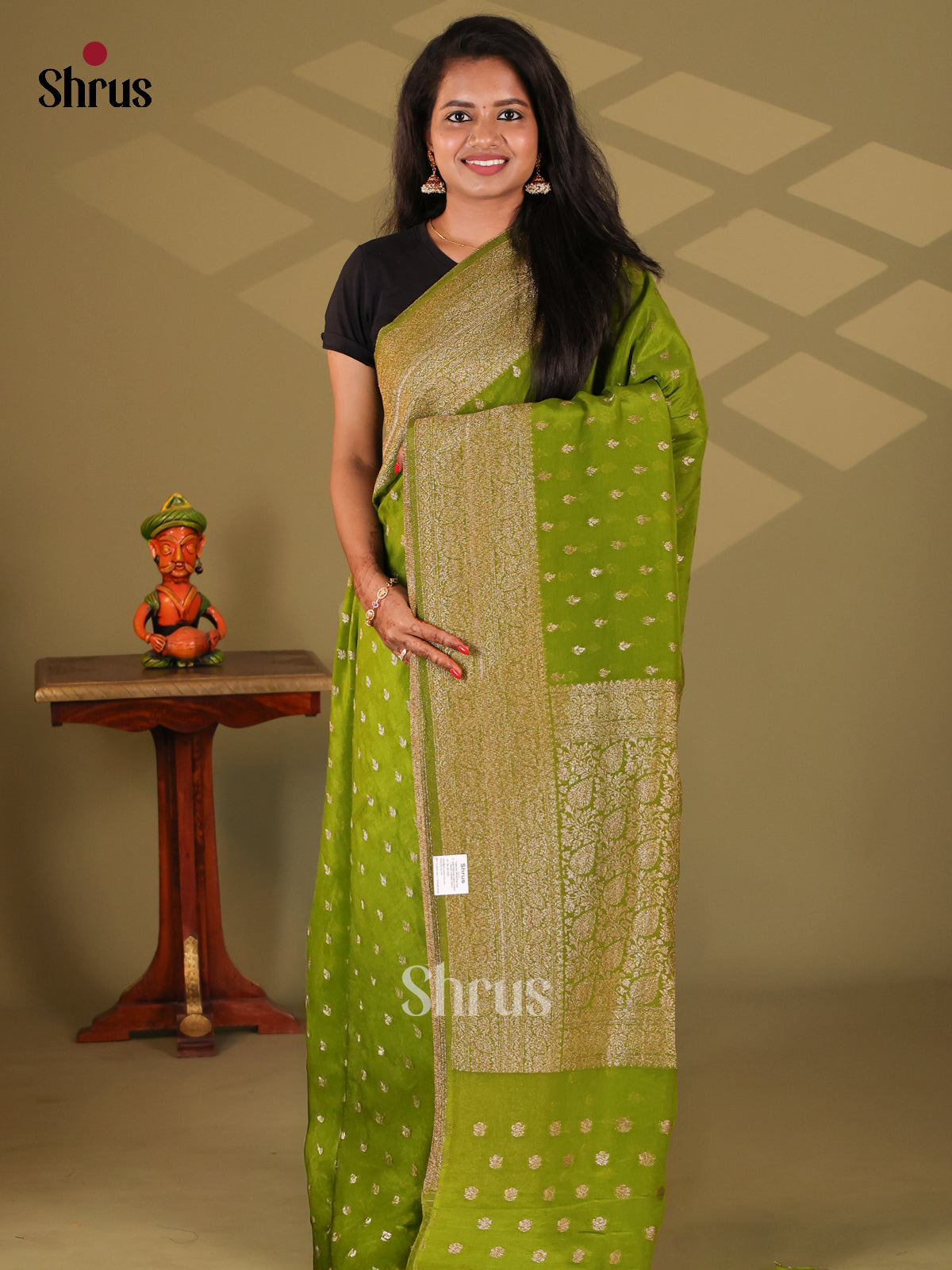 Lite Green(SIngle Tone) - Semi Georgette Saree - Shop on Shrus.com