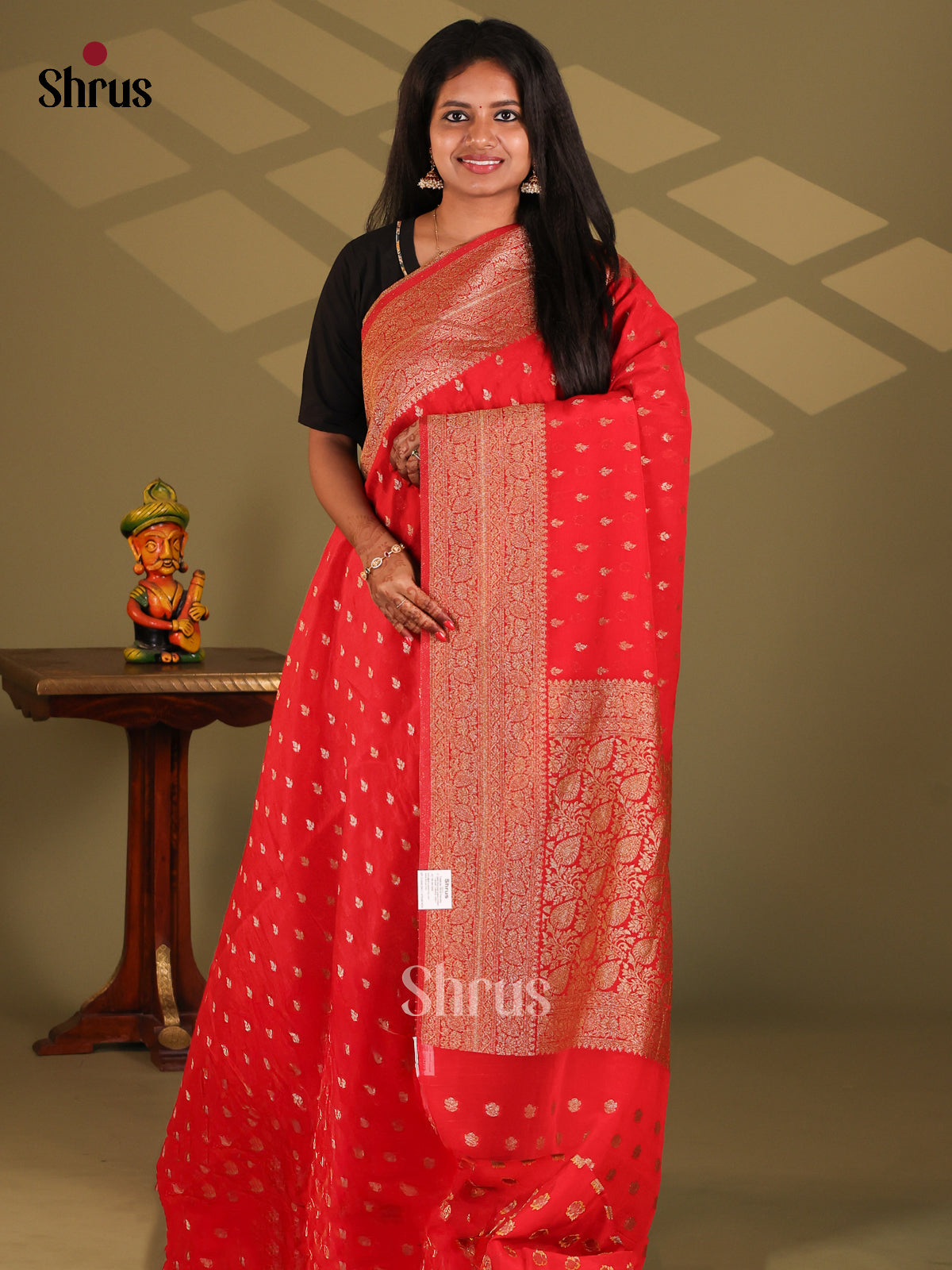 Red(Single Tone) - Semi Georgette Saree - Shop on Shrus.com