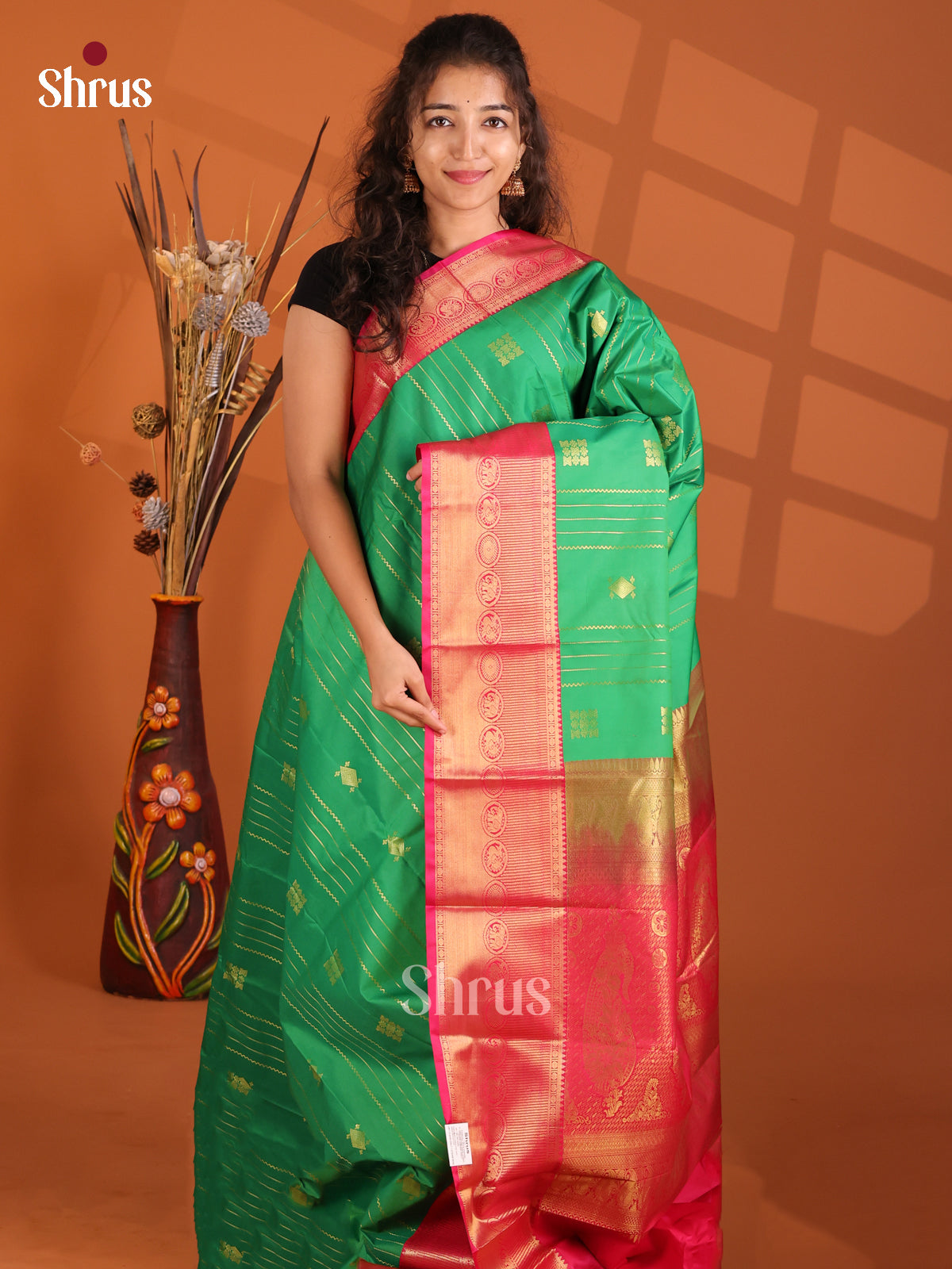 Green & Pink- Korvai Semi Kanchipuram Saree - Shop on Shrus.com
