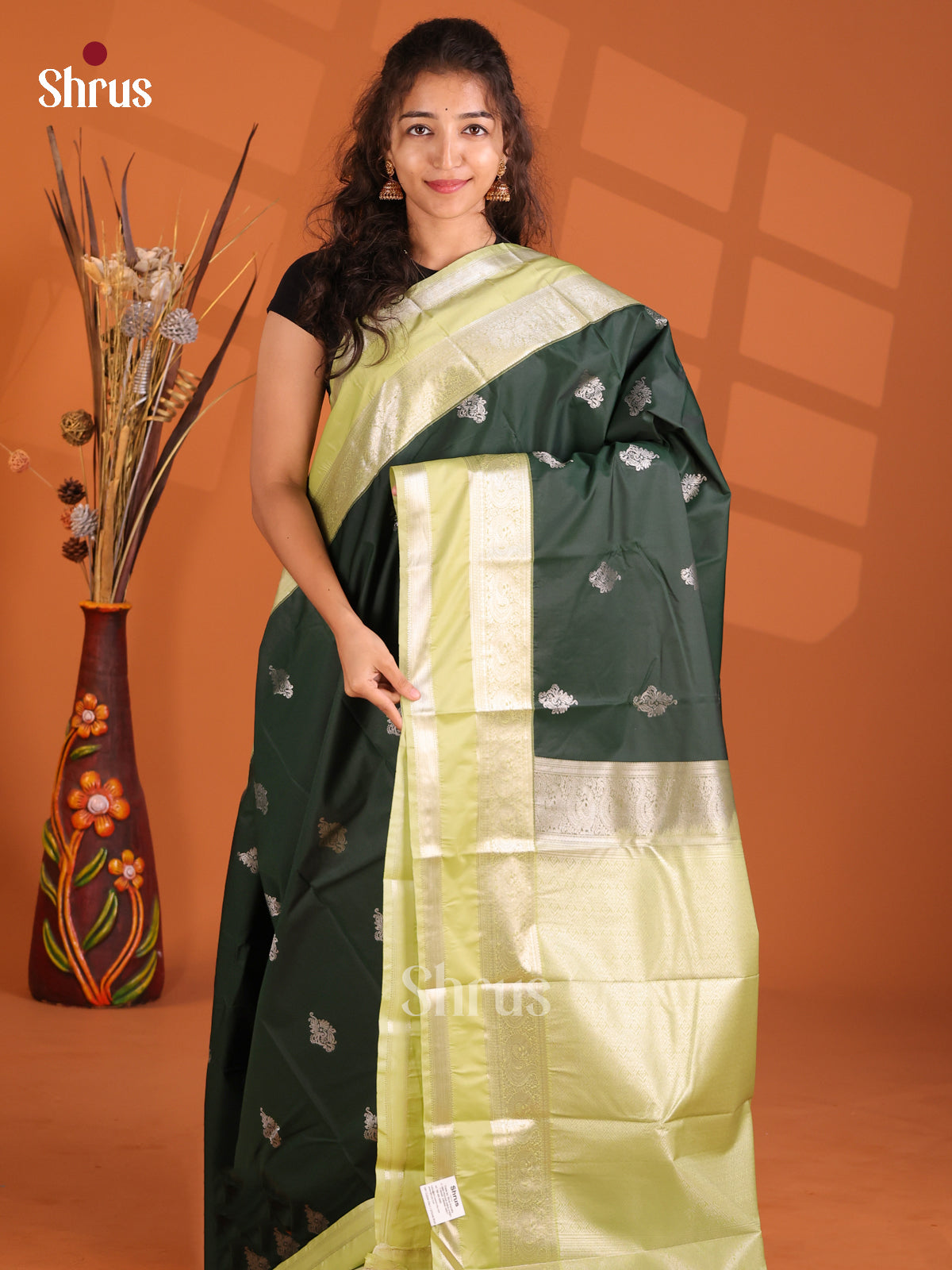 Dark Green & Pista Green - Korvai Semi Kanchipuram Saree - Shop on Shrus.com