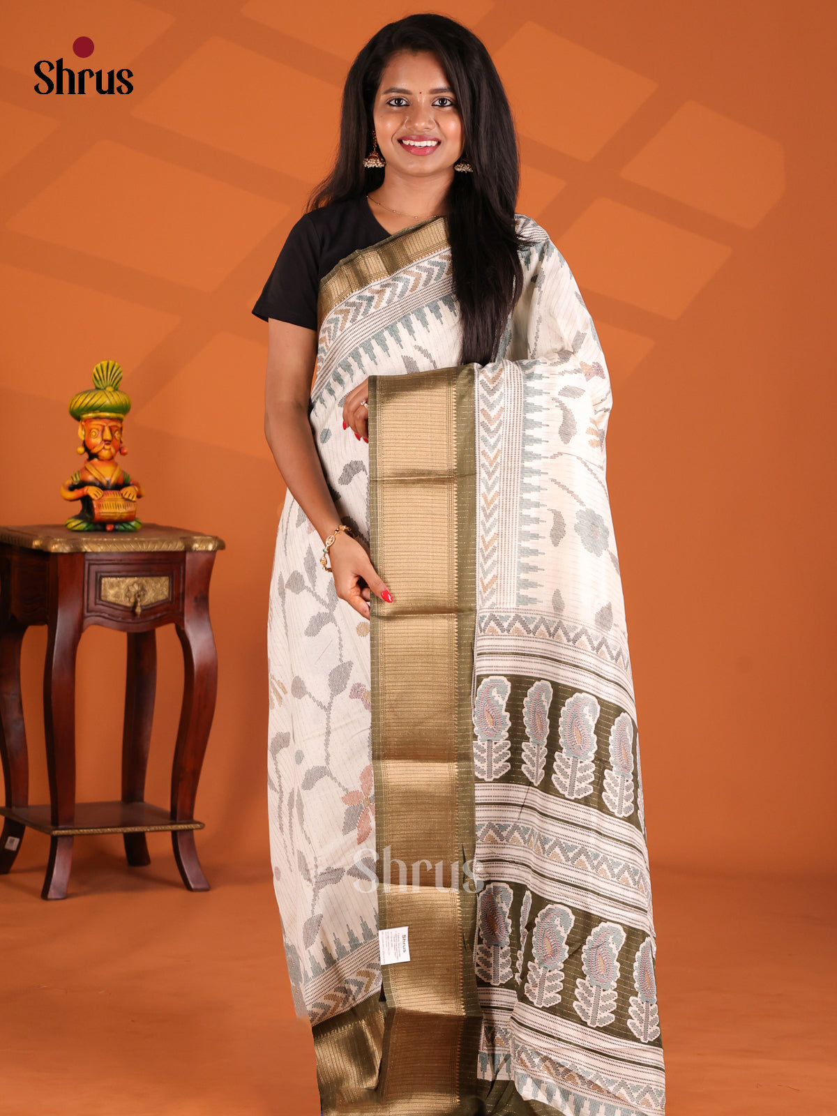 Cream & Chutney Green - Semi Crepe Saree